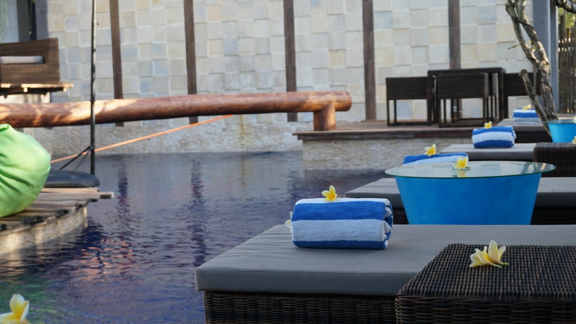 Pipe Dream Villas Resort Kuta  Eksteriør billede